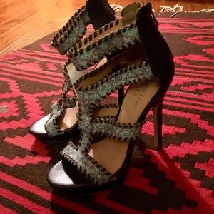 Artelier Nicole Miller cage 5” sandals